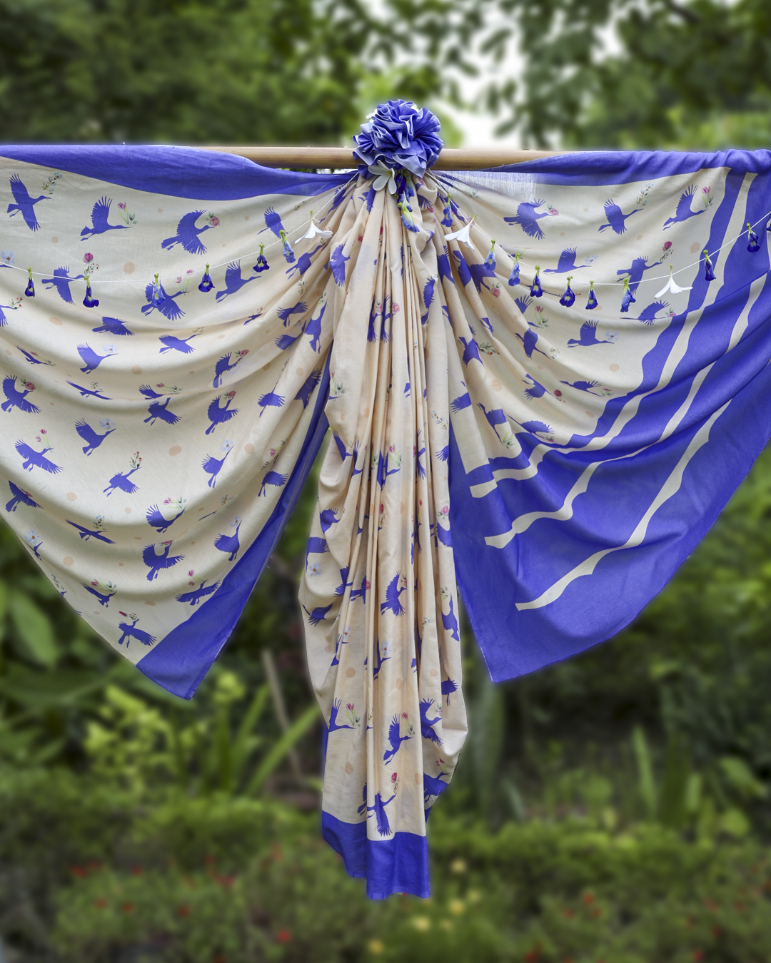 Phool Tumhare Naam Saree
