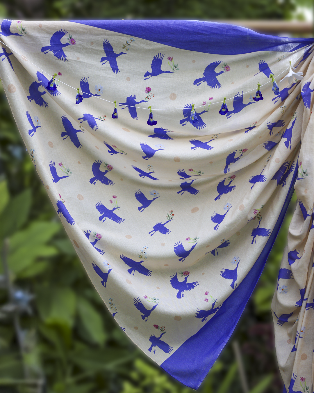 Phool Tumhare Naam Saree